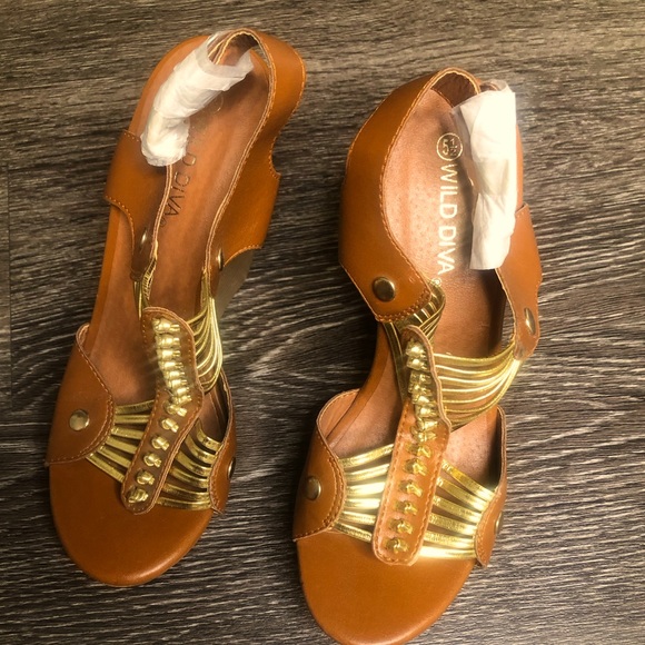 Wild Diva brown and gold wedges. - Picture 1 of 8